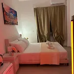 B&B -200 M Dalla Metro A Subaugusta 4*