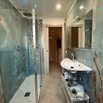-200 M Dalla Metro A Subaugusta B&B 로마