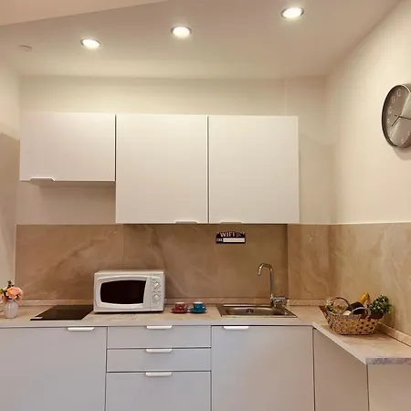 - 200m Dalla Metro A Subaugusta Bed and breakfast 4*