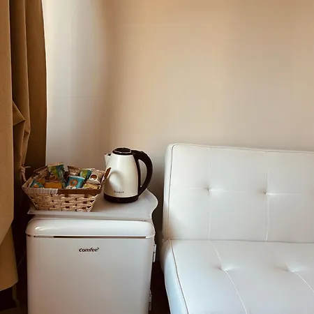 Alojamento de Acomodação e Pequeno-almoço - 200m Dalla Metro A Subaugusta 4*